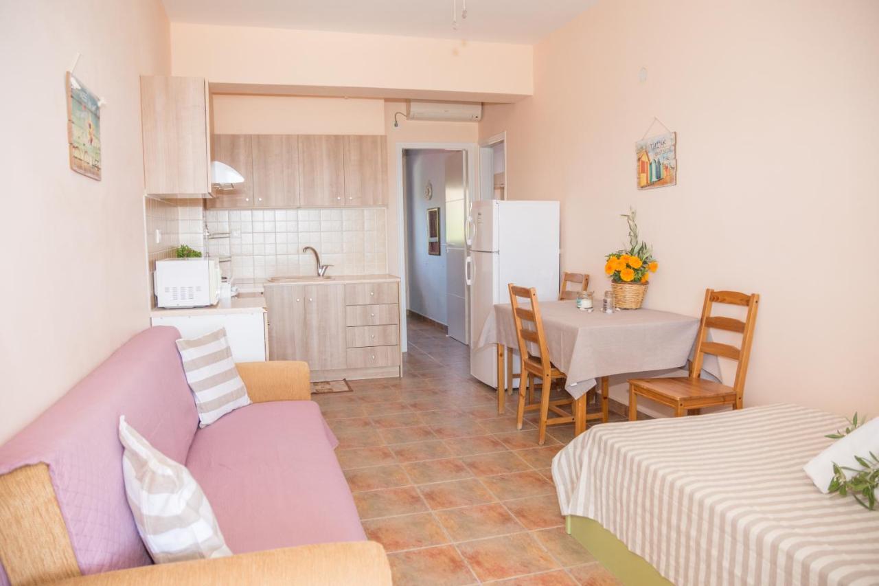 Ktima Develekou Apartment Pigadhia  ภายนอก รูปภาพ